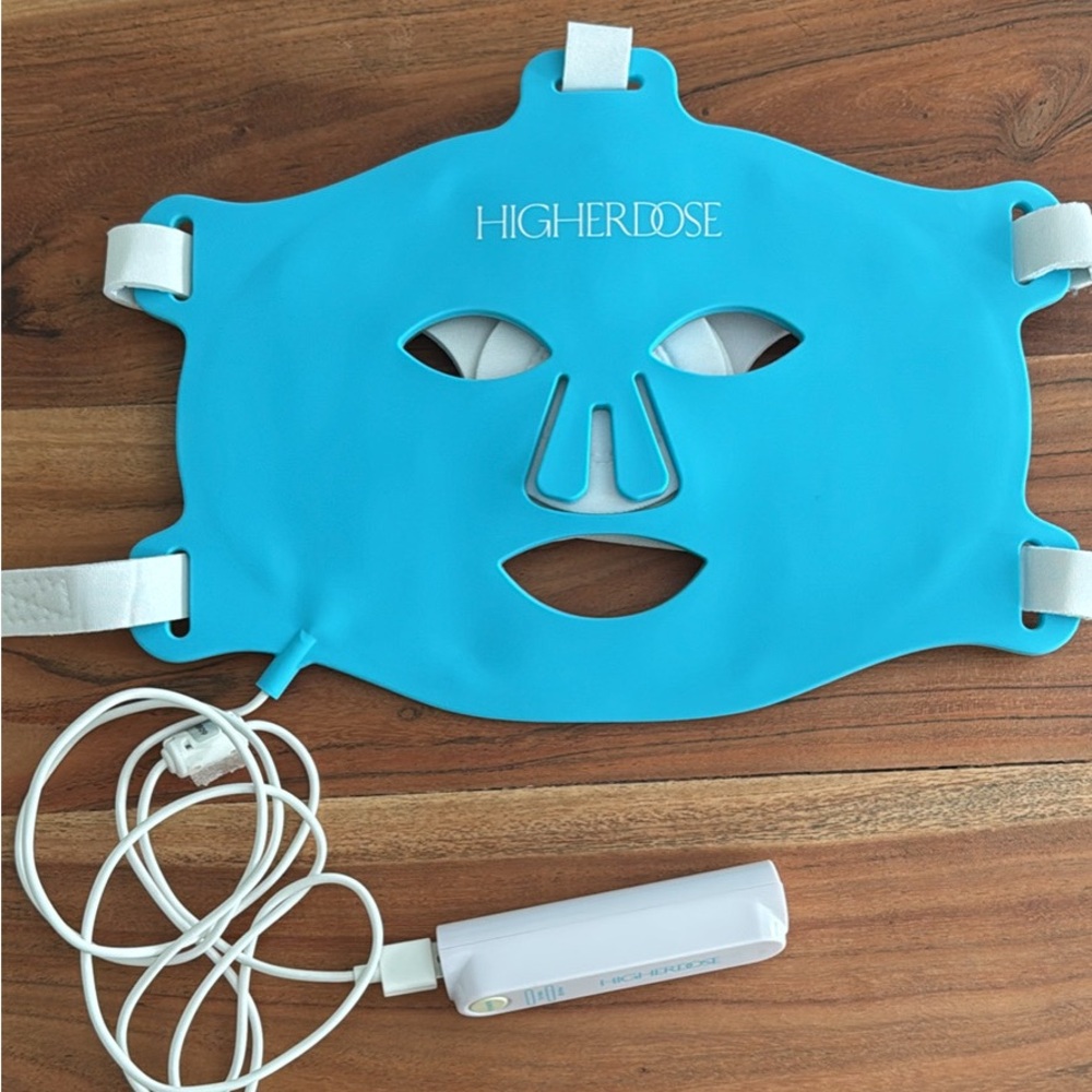 HigherDOSE red light mask